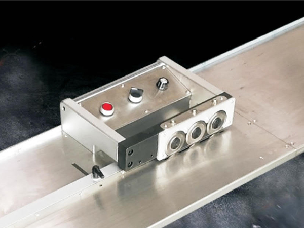 ATB-F2000铝基版灯条分板机